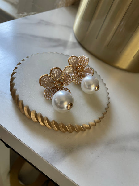 THE BELLA PEARL BLOOM EARRINGS