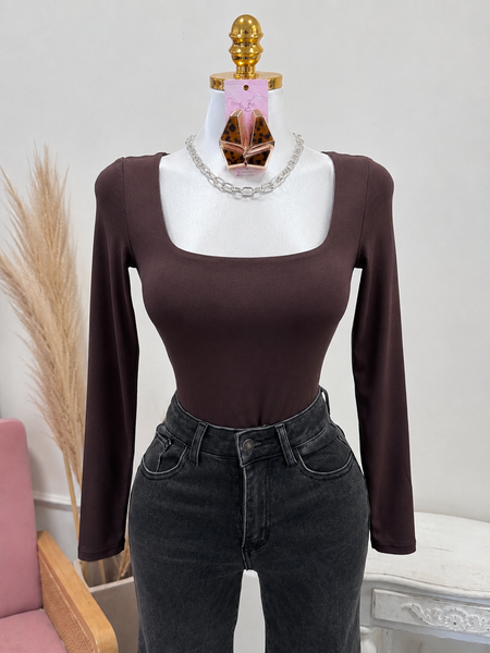 ESSENTIAL SQUARE NECK TOP- CHOCOLATE