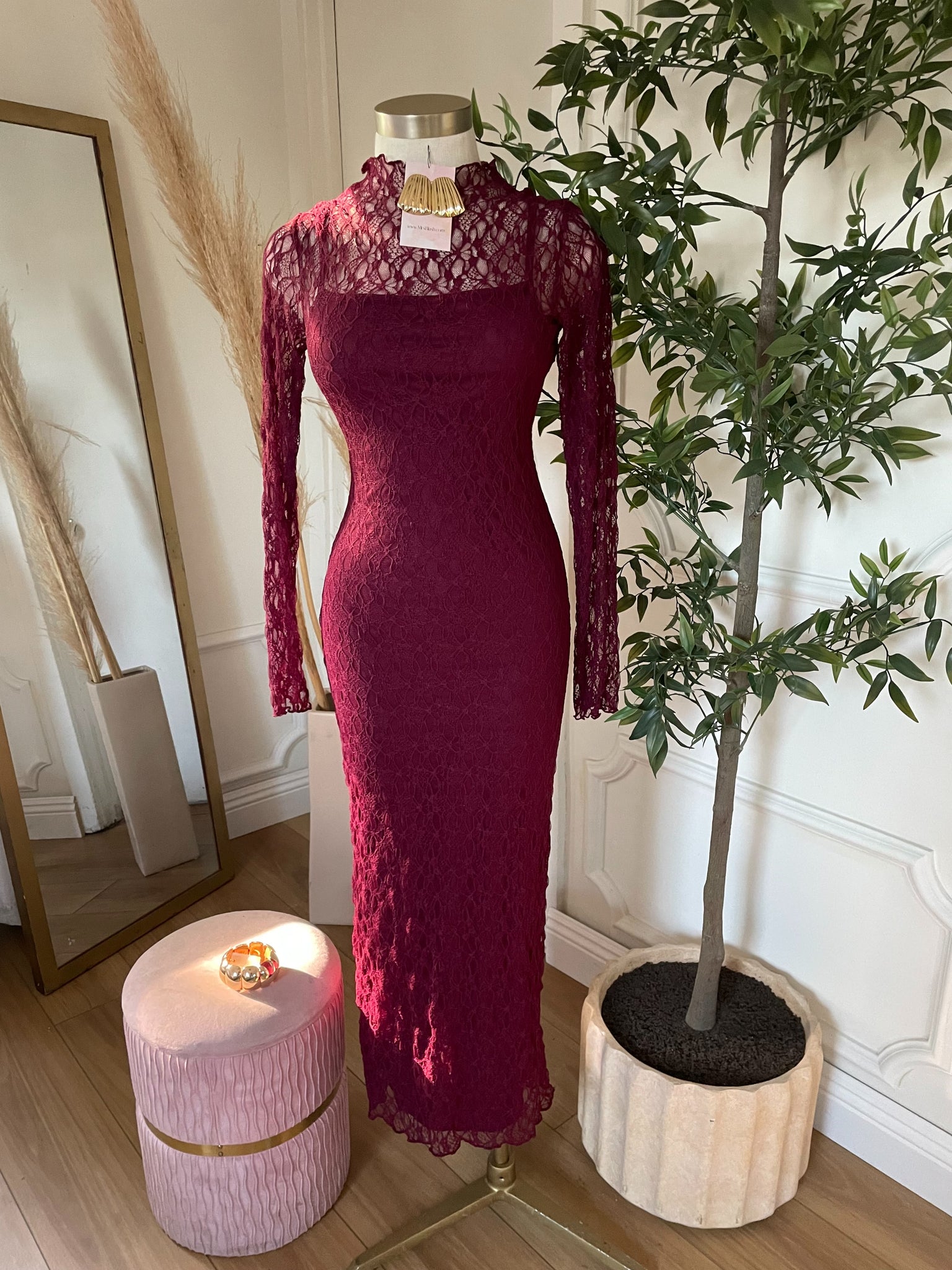 NOELLE LACE DRESS- MERLOT