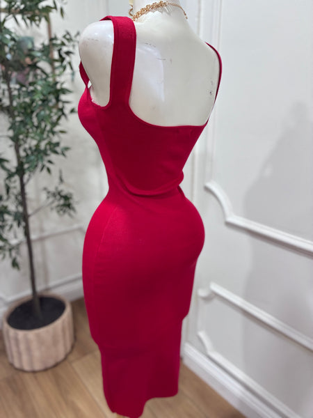 TIMELESS SQUARE NECK MIDI- RED