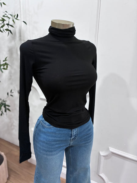 EVERYDAY ESSENTIAL RIBBED TURTLENECK