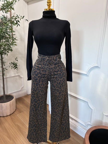 HIGH WAIST LEOPARD JEANS