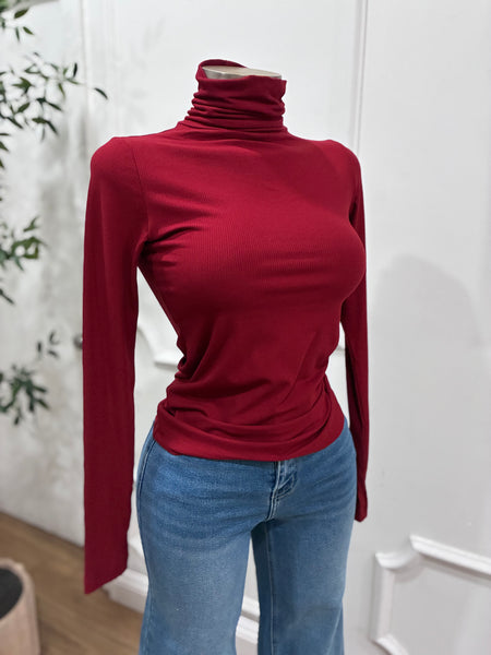 EVERYDAY ESSENTIAL RIBBED TURTLENECK- RUBY