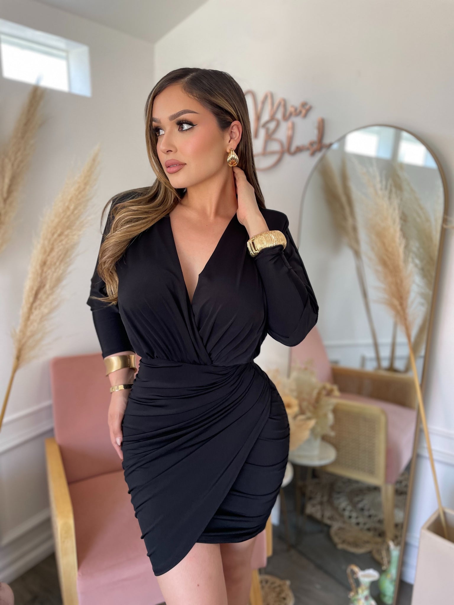 NIKKI- BLACK Mrs. Blush NIKKI- BLACK Mrs. Blush