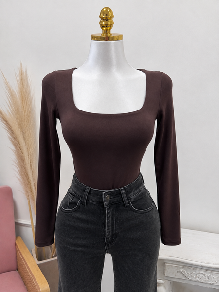 ESSENTIAL SQUARE NECK TOP- CHOCOLATE