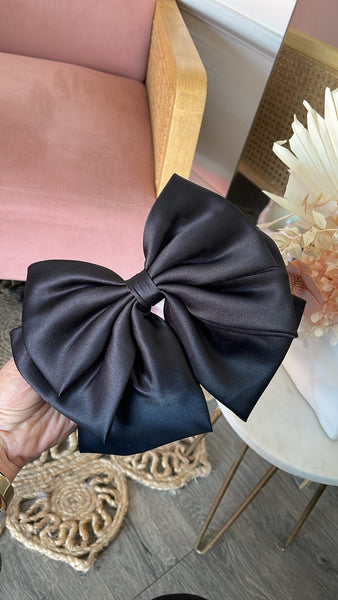 GLAMOROUS HAIR BOW
