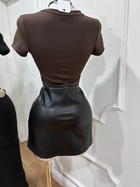 SLEEK DOUBLE SLIT SKIRT