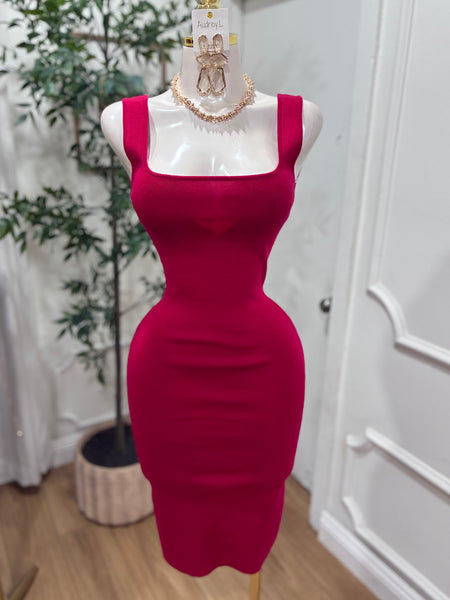 TIMELESS SQUARE NECK MIDI- RED
