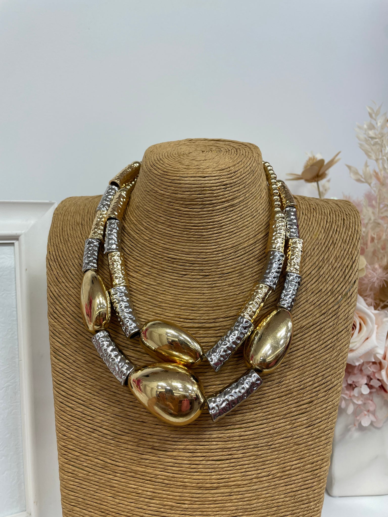 LISA NECKLACE