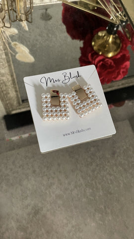 'DARLA' PEARL EARRINGS