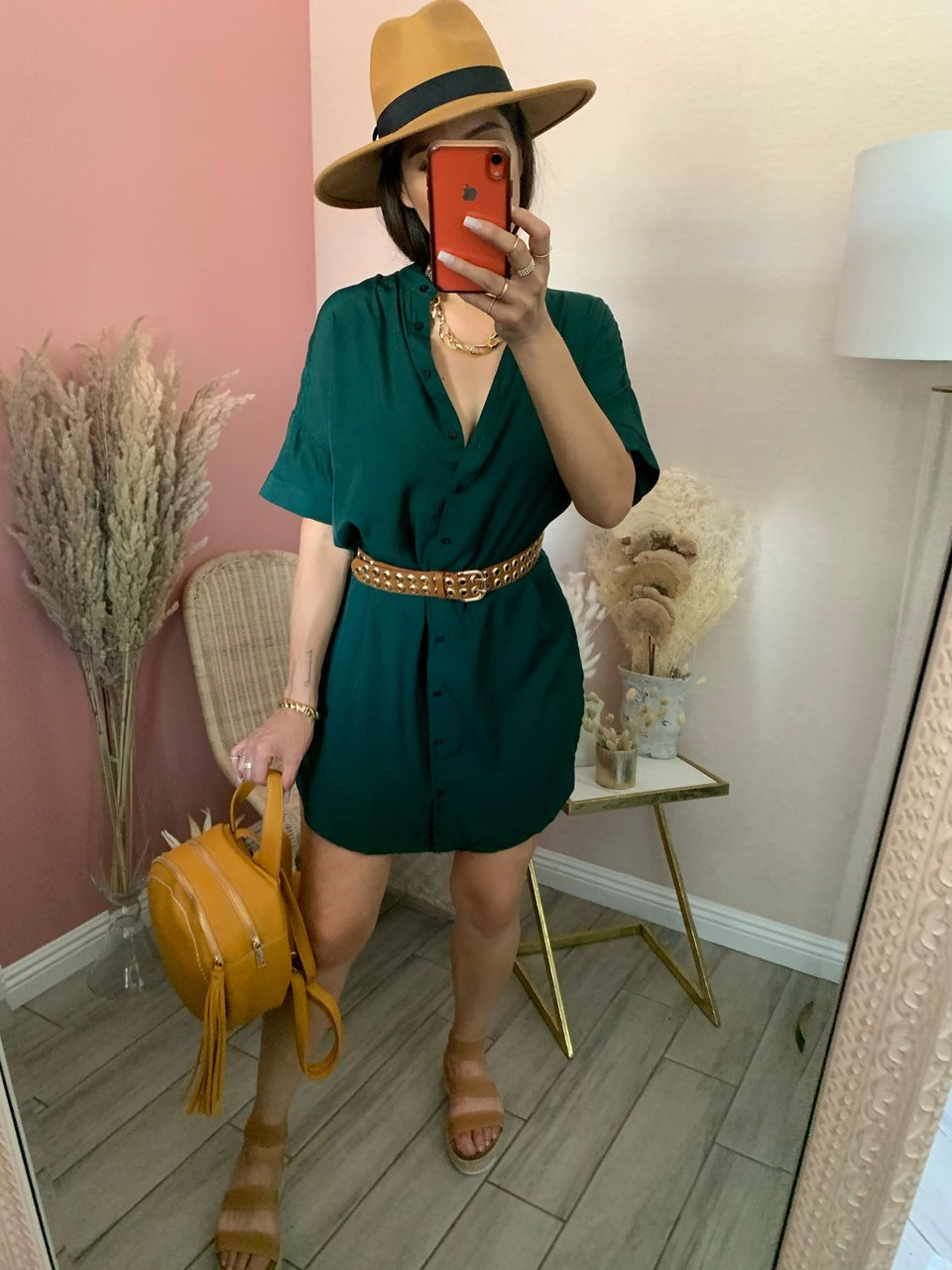 green dress and blue shoes Soft shades, bold confidence This colorblock midi dress blends mint green, sky blue, and crisp white for the ultimate fresh summer vibe. So flattering, so effortless. Perfect for brunch, baby showers,