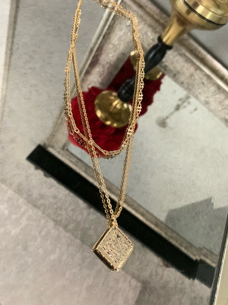 'WEEKEND FAVORITE' CHAIN