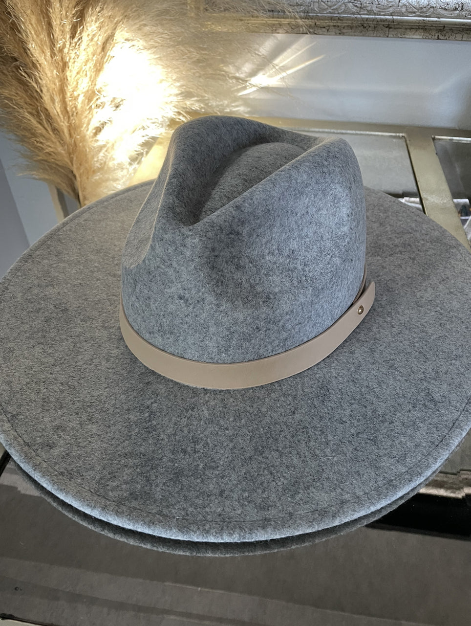 INFLUENCER HAT