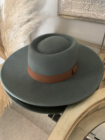 BEAUTY GURU HAT
