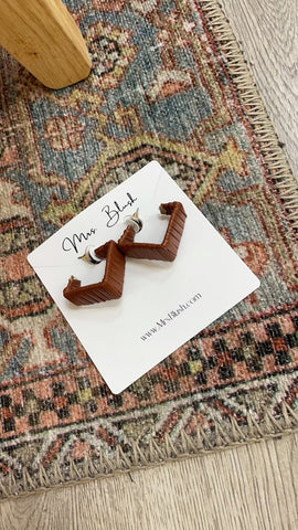CLAIRO EARRINGS- BROWN