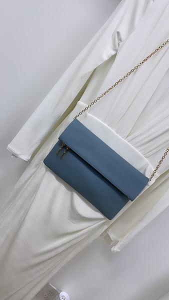 EDITORIAL- CLUTCH
