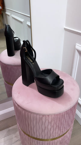 VENECIA- Black