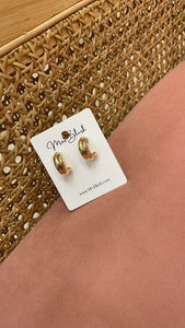 MELLIE DAINTY HOOPS