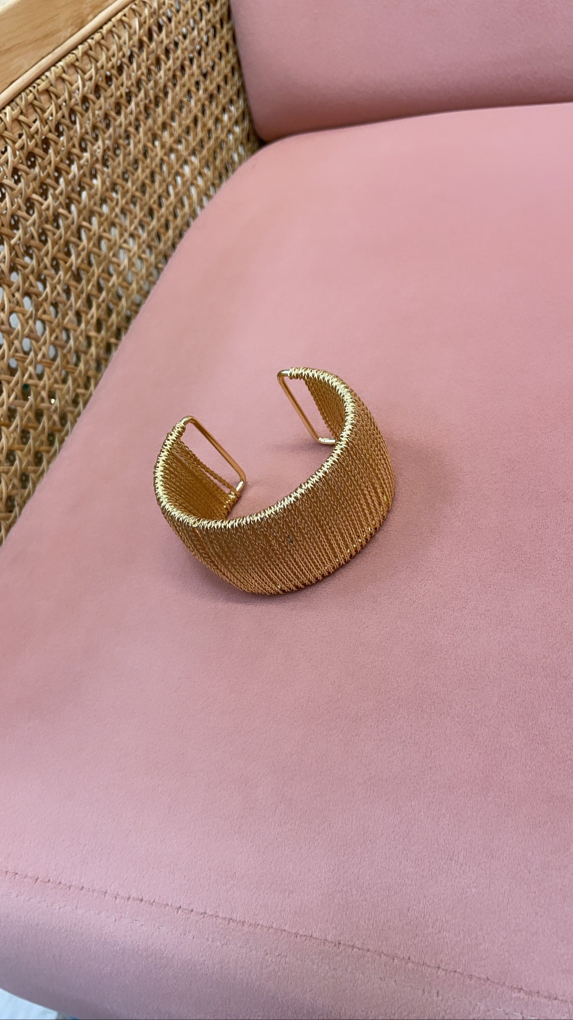 ALEXA CUFF