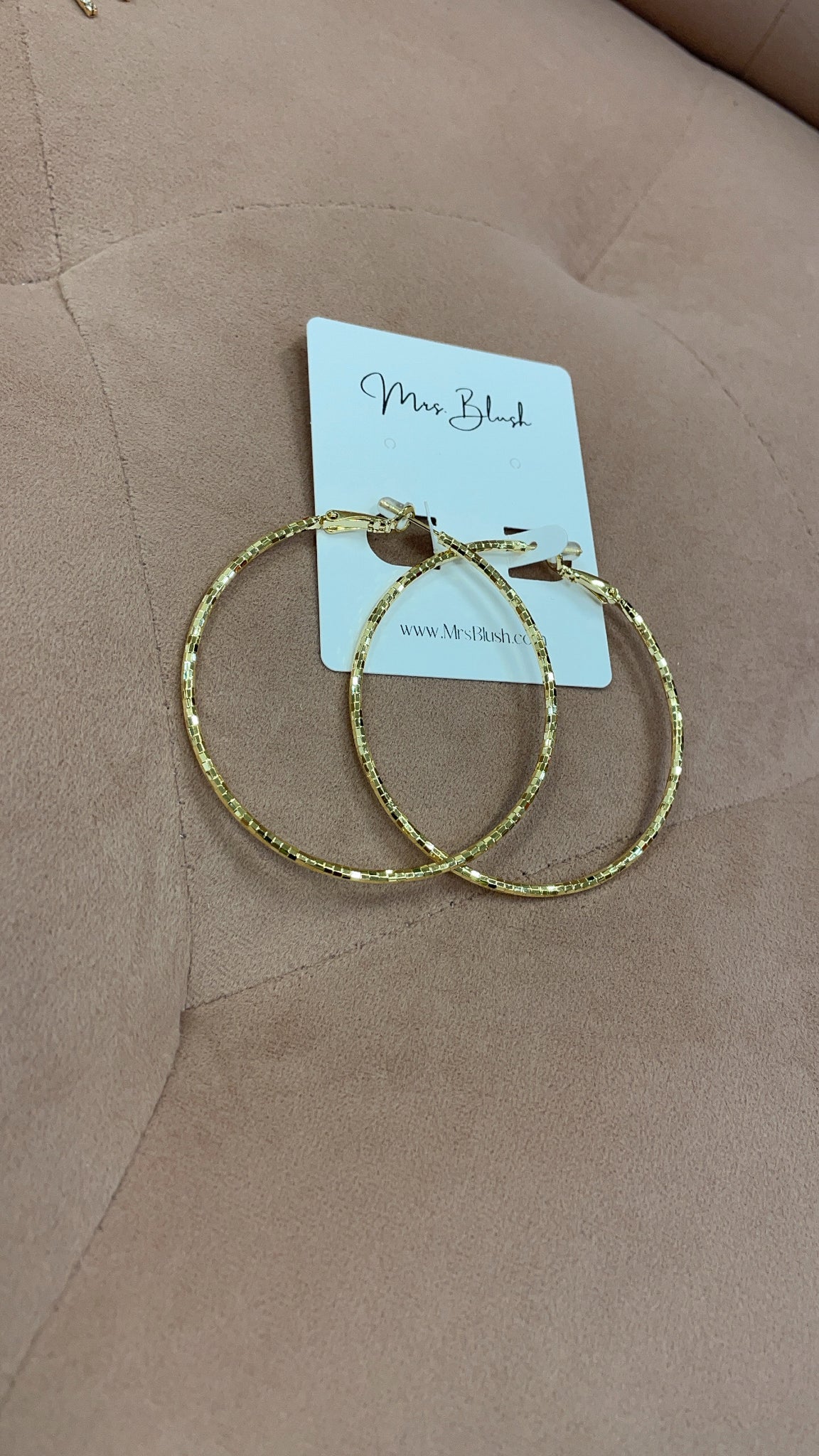 ‘ARELY’ HOOPS