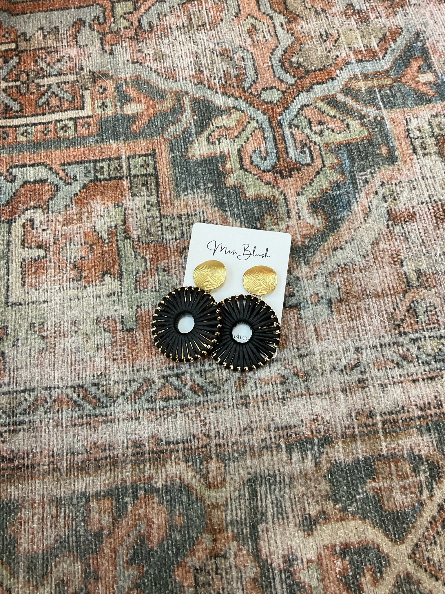 GENEVIEVE EARRINGS-BLACK