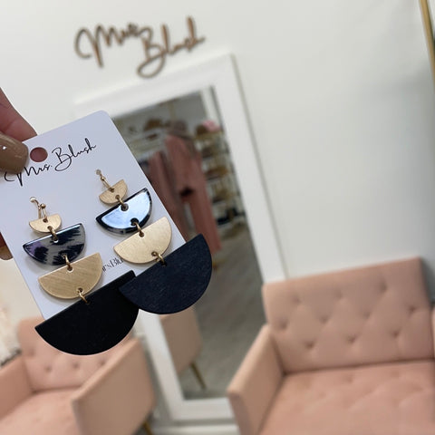 HEATHER EARRINGS - BLACK